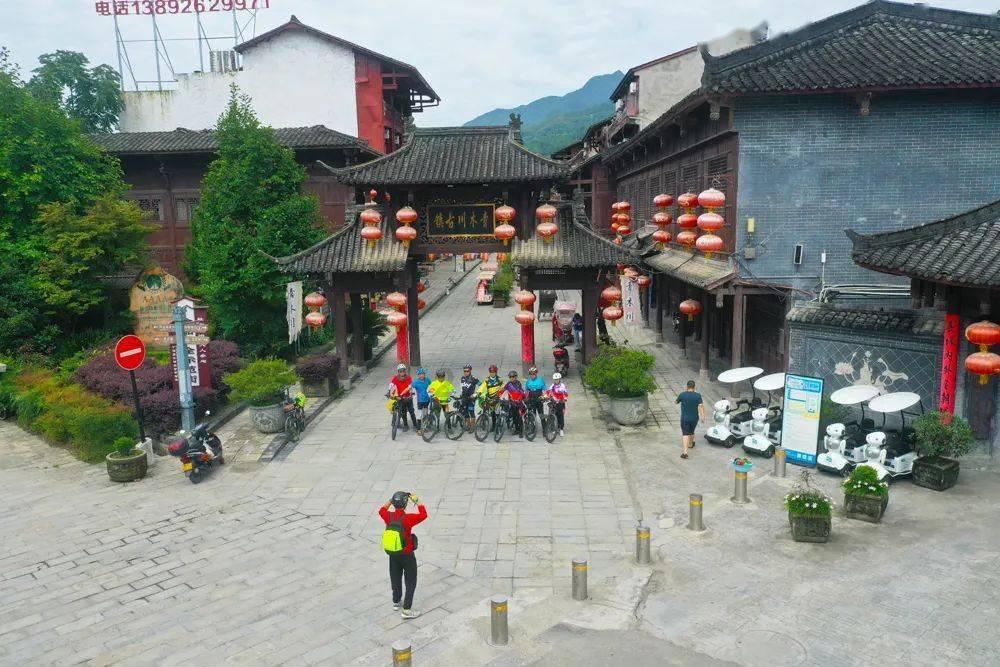 李嘉诚为什么到处卖地产？是赔钱跑了吗？游戏画面
